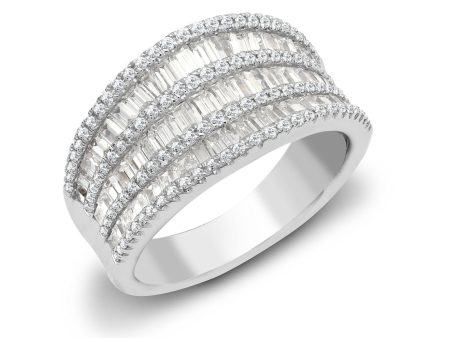 18ct White 2.21ct Round & Baguette Diamond Ring For Sale