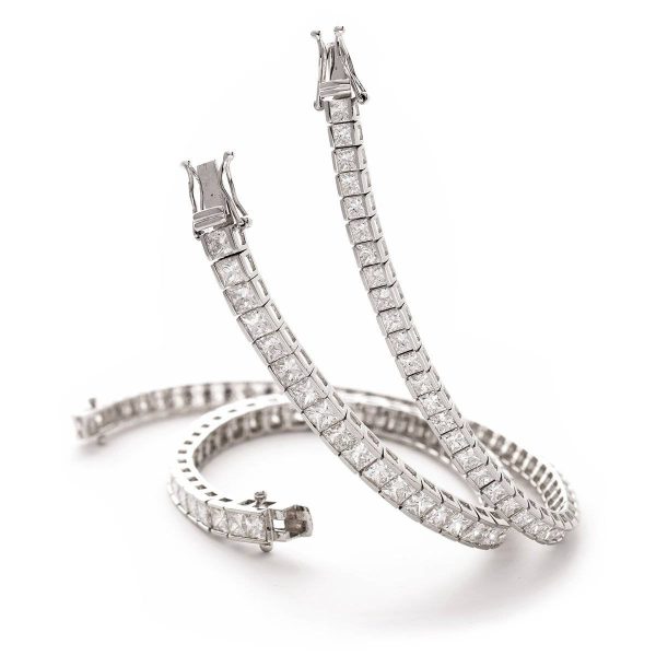 Princess Cut Diamond Line Tennis Bracelet in Semi Bezel Setting. For Sale